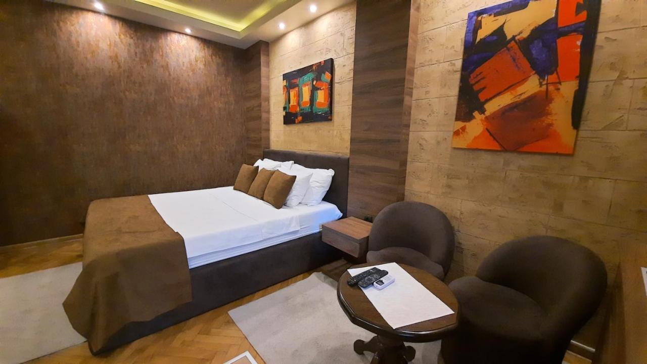 Stan Na Dan Apartman D Lux Jacuzzi Kragujevac Exterior foto