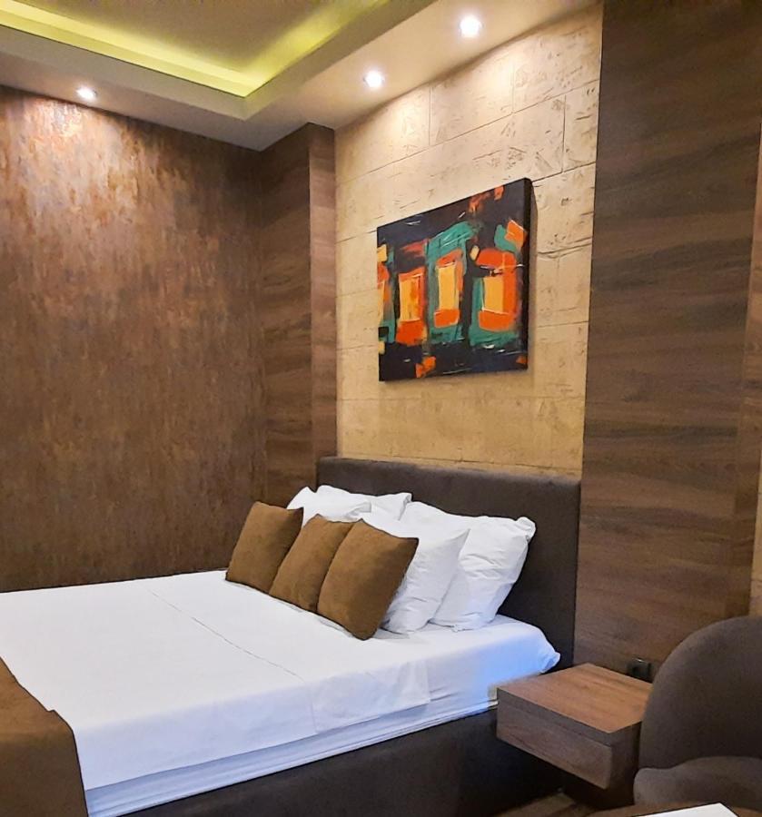 Stan Na Dan Apartman D Lux Jacuzzi Kragujevac Exterior foto